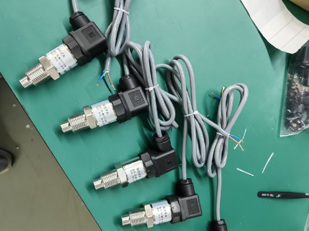 热电偶能够遭受的最大压力是几多？？在高压情形下是否会影响丈量准确性？？