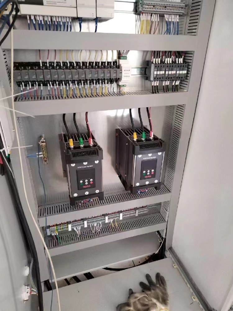 电力调解器的输出电压和电流的调理规模是几多？？能准确到什么水平？？