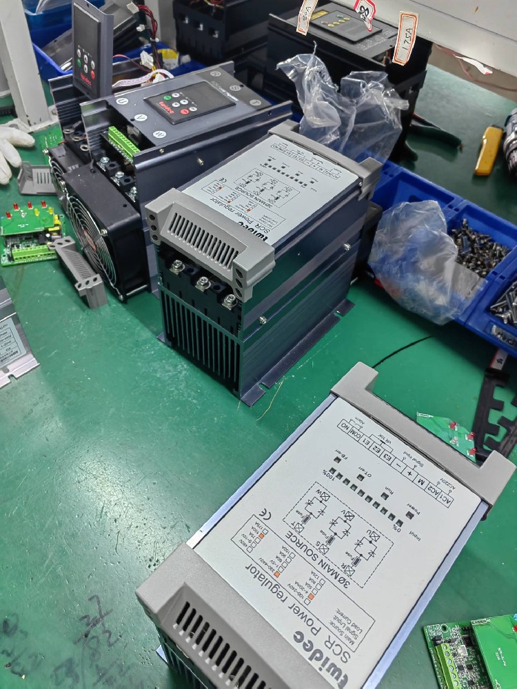 在易燃易爆的危险情形中，，，，电力调解器是否具备防爆功效？？？？？或者需要接纳什么特殊步伐？？？？？