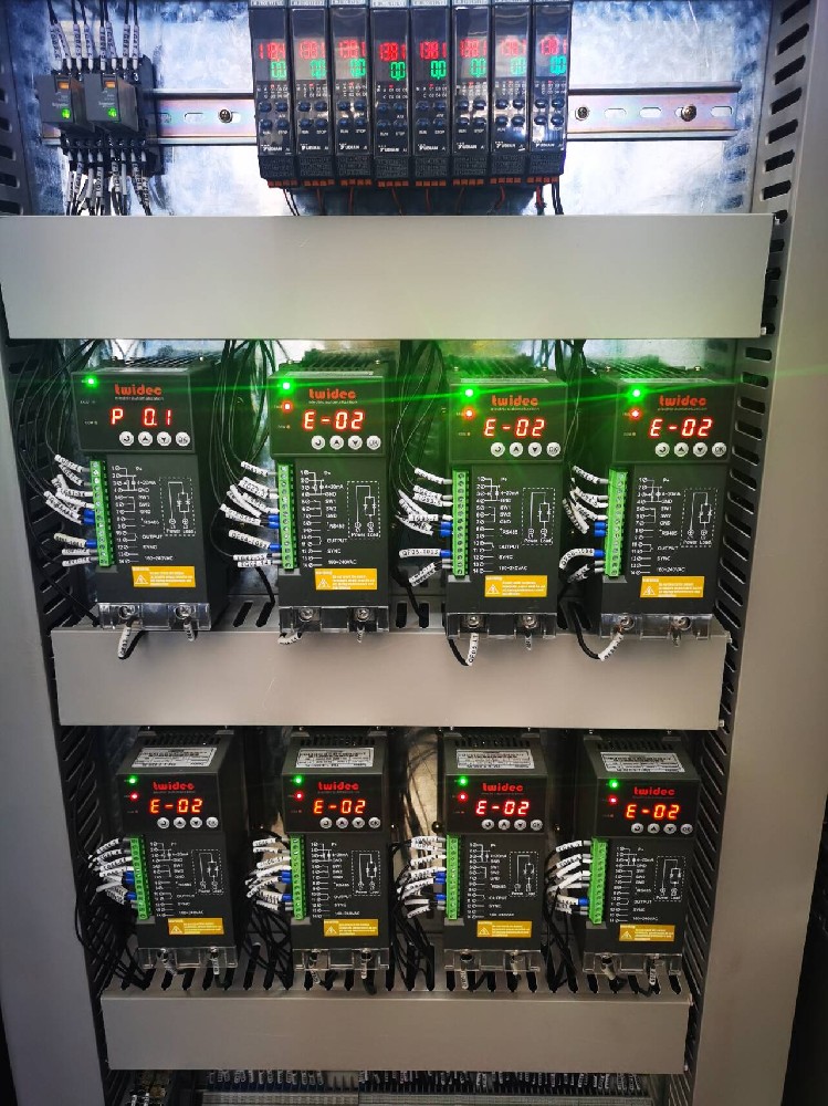 电力调解器输出电压过低的缘故原由息争决步伐有哪些？？