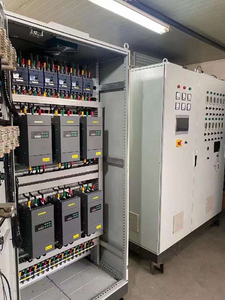 当需要对电力调解器举行参数修改时，，，怎样操作能阻止对正在运行的系统造成攻击？？