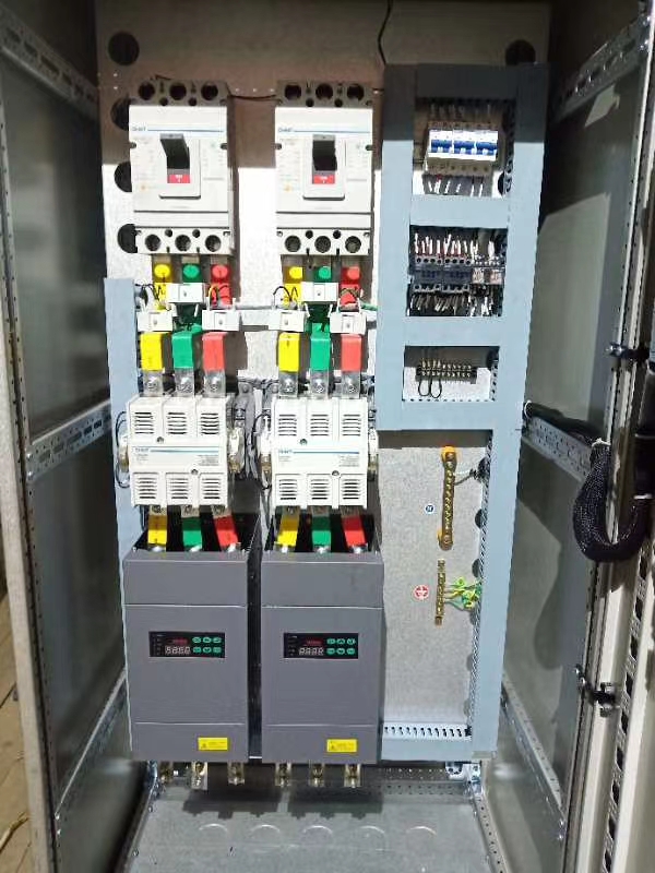 怎样通过电力调解器实现对电机软启动和软阻止的准确控制？？