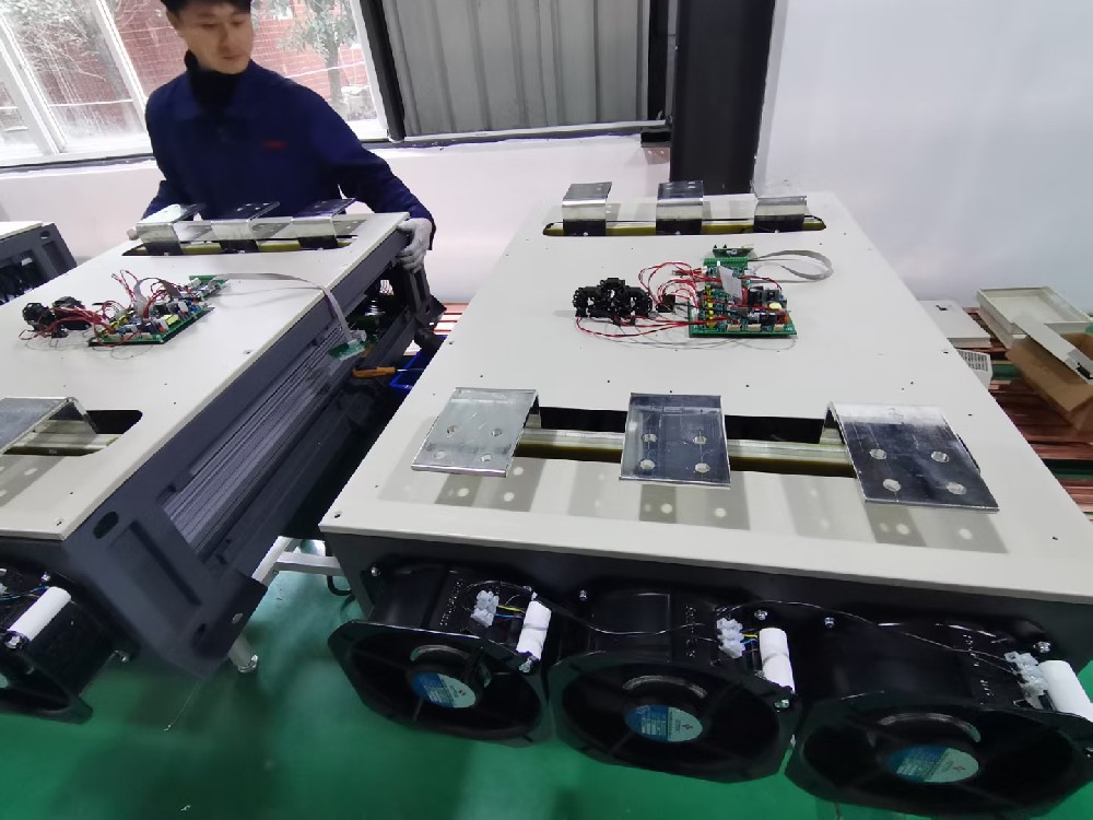 电力调解器在海优势电场的应用中，，，，怎样应对湿润、高盐等卑劣情形？？