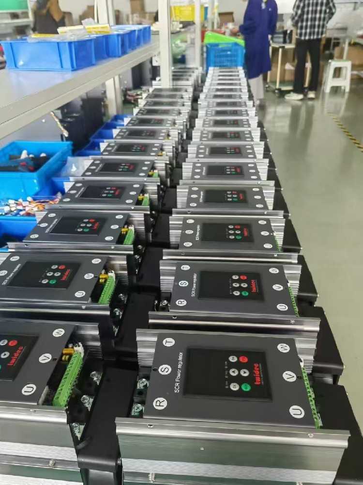 随着物联网装备的普及，，，电力调解器怎样与其他物联网装备实现无缝通讯和协同事情？？？？