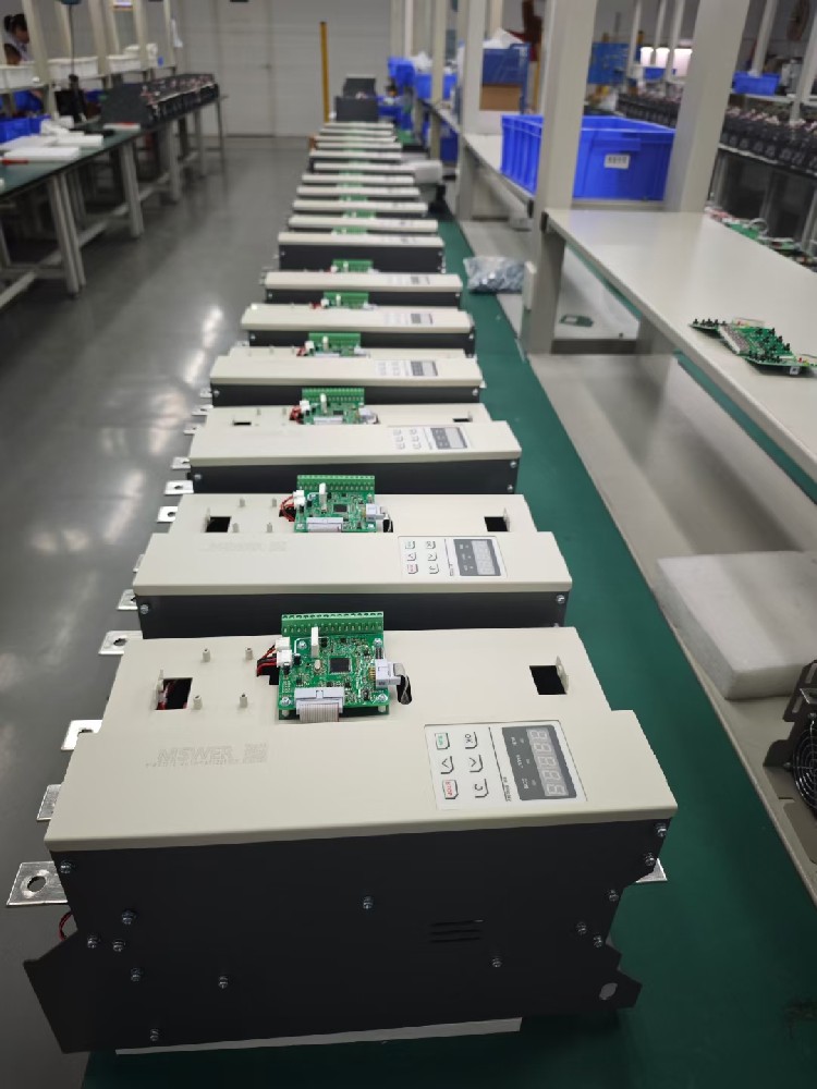 电力调解器操作面板上的部分按键无反应，，是按键自己故障，，照旧内部电路问题，，该怎样维修？？