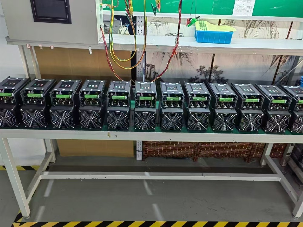 毗连电力调解器的线缆老化，，，在不替换线缆的情形下，，，能否接纳暂时步伐继续清静使用电力调解器？？？？？